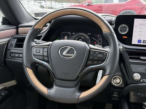 Used 2024 Lexus ES 300h Ultra Luxury image 9