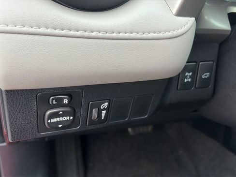 Used 2016 Toyota RAV4 XLE AWD/4WD image 32