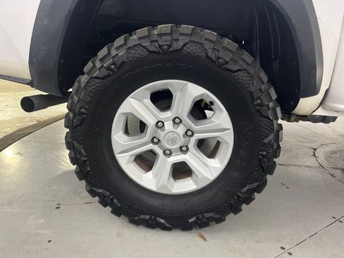 Used 2021 Toyota Tacoma TRD Off-Road image 16