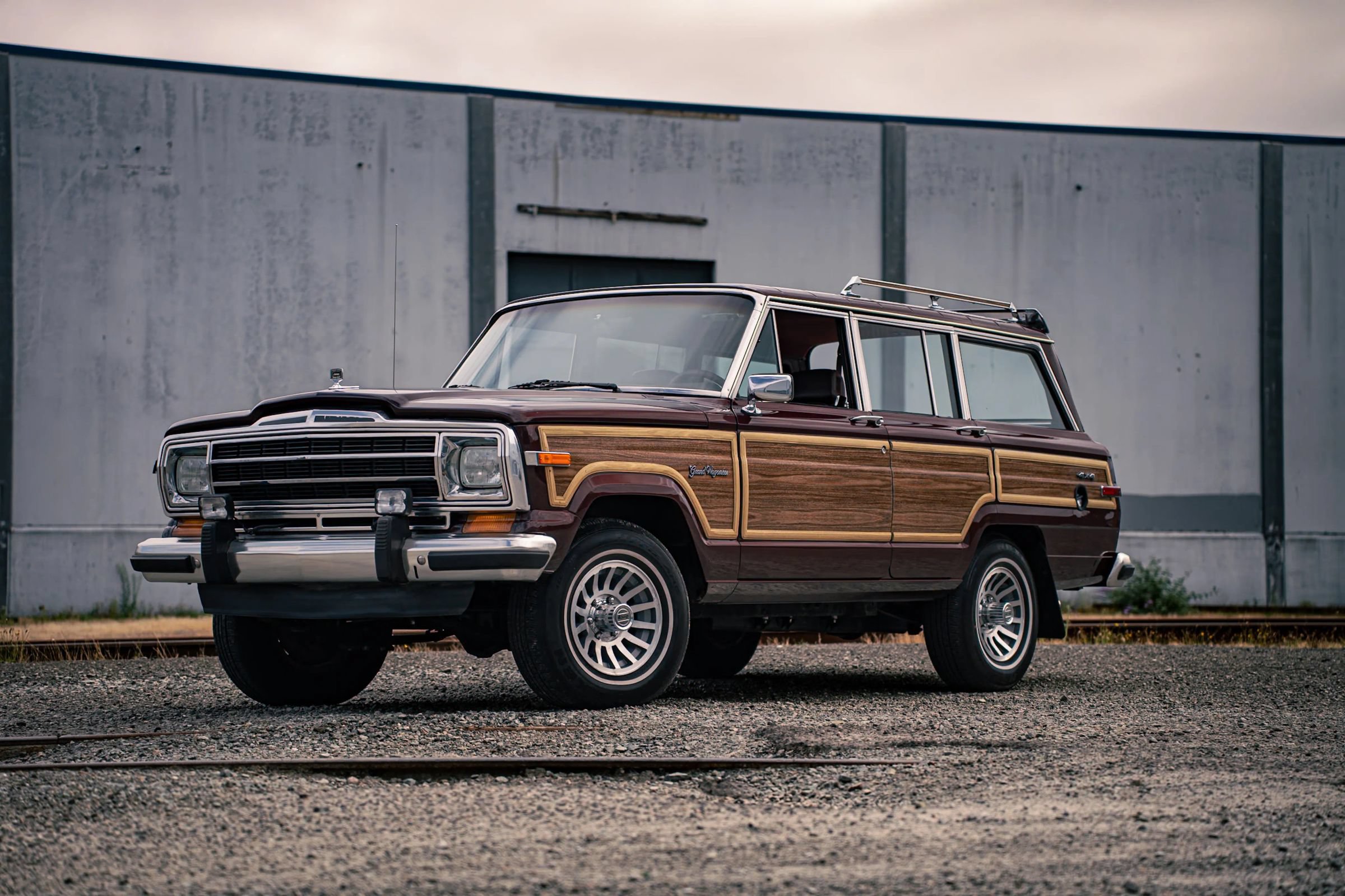 Used 1987 Jeep Grand Wagoneer AWD/4WD image 26