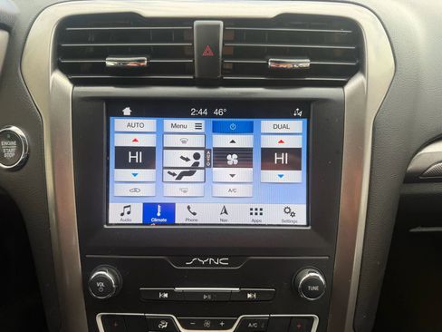 Used 2019 Ford Fusion SE image 20