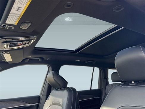 New 2025 Jeep Grand Cherokee L Limited w/ Luxury Tech Group II image 13