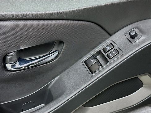 Used 2024 Nissan Frontier SV w/ SV Convenience Package image 19