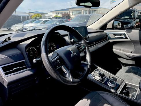 Used 2022 Mitsubishi Outlander SE FWD image 10