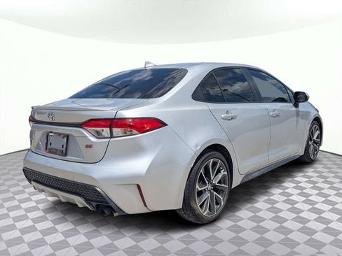 Used 2021 Toyota Corolla SE w/ SE Premium Package FWD image 4