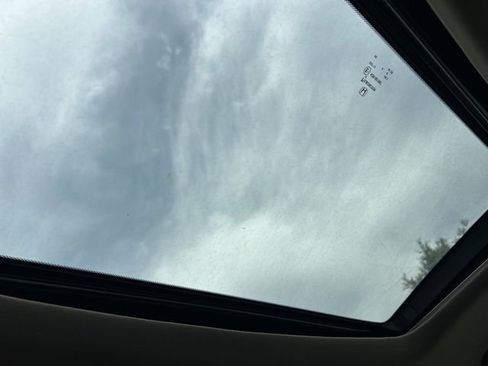 Used 2021 Honda Pilot Touring image 23