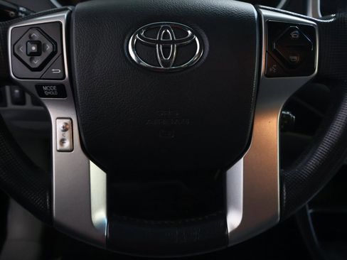 Used 2015 Toyota Tacoma PreRunner image 18