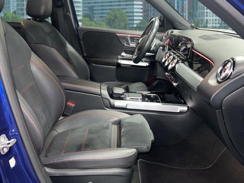 Used 2023 Mercedes-Benz GLB 250 image 17