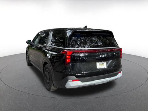 Used 2026 Kia Carnival FWD image 5