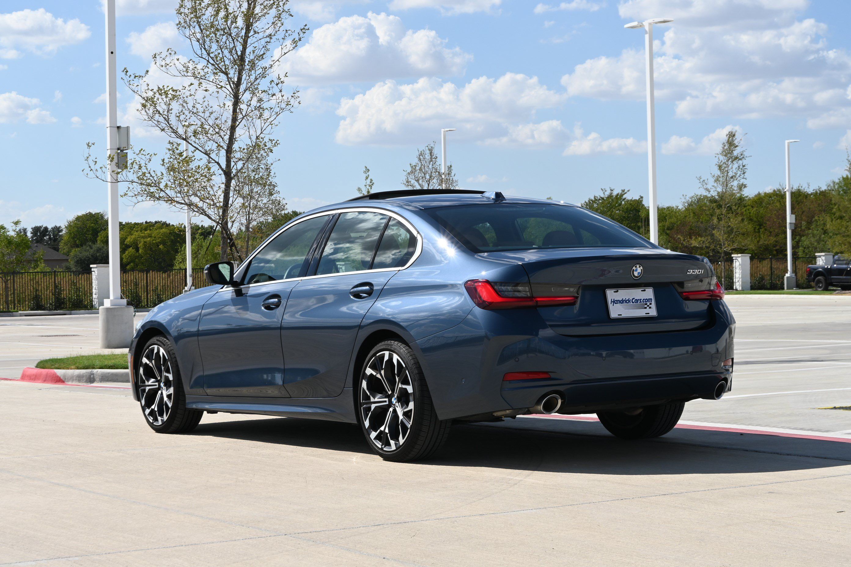 Certified 2025 BMW 330i Sedan RWD image 7