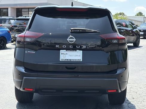 Used 2025 Nissan Rogue SV FWD image 4