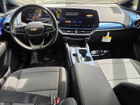 New 2026 Chevrolet Equinox EV LT AWD/4WD image 18