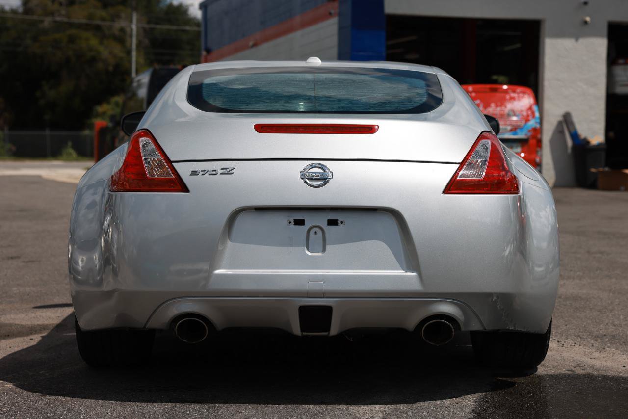 Used 2009 Nissan 370Z Touring RWD image 7