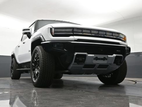 Certified 2025 GMC Hummer EV 2X AWD/4WD image 29