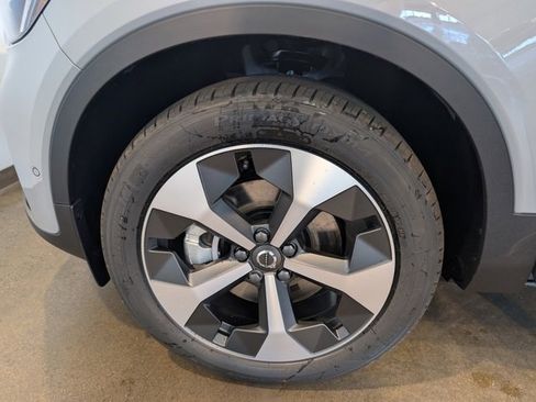 New 2026 Volvo XC40 B5 Plus w/ Protection Package Premier image 7