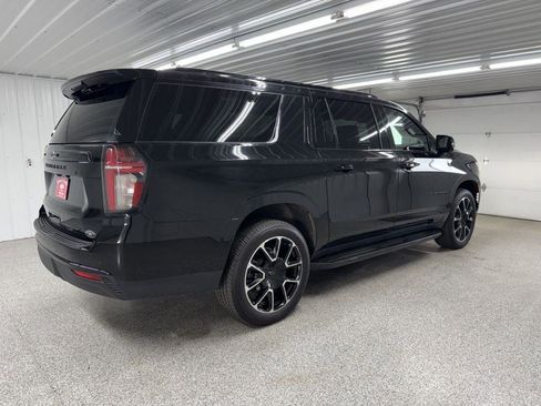 Used 2023 Chevrolet Suburban RST w/ Luxury Package AWD/4WD image 7