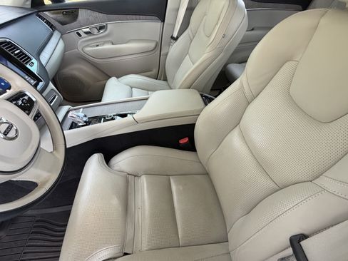 Used 2025 Volvo XC90 B5 Ultra w/ Protection Package AWD/4WD image 15