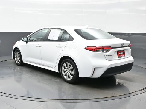 Used 2024 Toyota Corolla LE FWD image 4