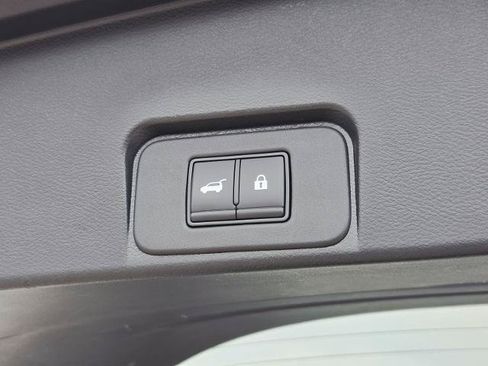 Certified 2021 Nissan Rogue SV w/ Premium Package FWD image 20