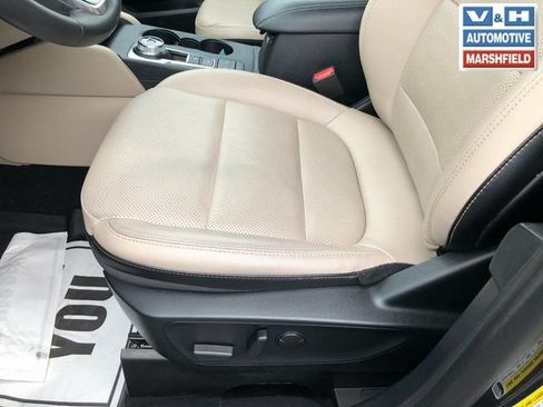 Used 2022 Ford Escape SEL AWD/4WD image 17