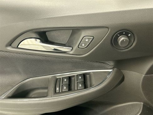 Used 2017 Chevrolet Cruze LT image 11