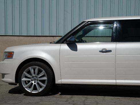 Used 2011 Ford Flex Limited w/ Rapid Spec Order Code image 7