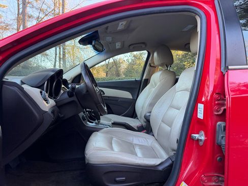 Used 2014 Chevrolet Cruze LT image 13
