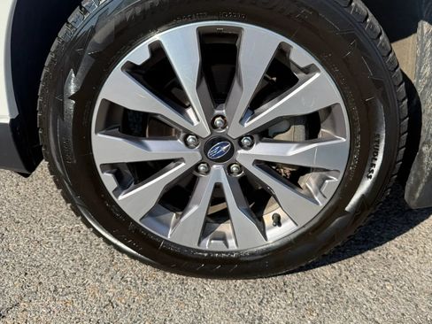 Used 2018 Subaru Outback 3.6R Touring AWD/4WD image 25