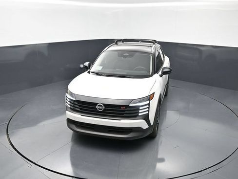 New 2026 Nissan Kicks SR FWD image 18