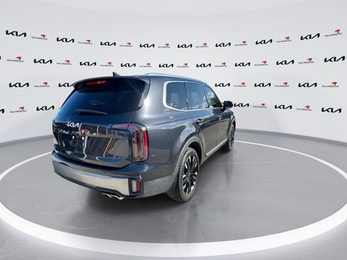 Used 2025 Kia Telluride SX w/ SX Captain's Chair Package image 8