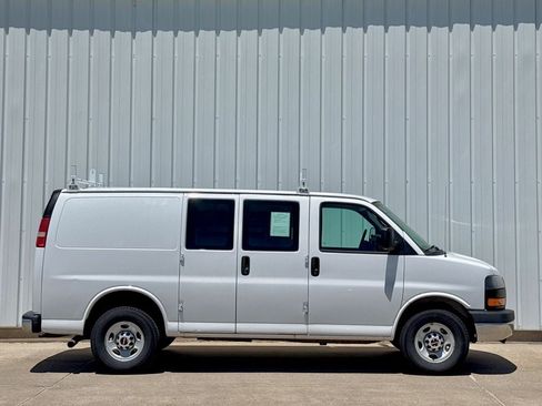 Used 2014 GMC Savana 2500 RWD image 7