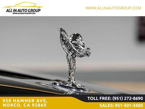 Used 2022 Rolls-Royce Cullinan w/ Dark Exterior Package image 40