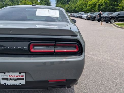 Used 2018 Dodge Challenger SXT RWD image 7