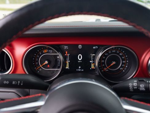 Used 2023 Jeep Wrangler Rubicon w/ Cold Weather Group image 13