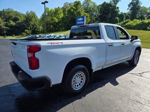 Used 2022 Chevrolet Silverado 1500 W/T w/ WT Convenience Package AWD/4WD image 8