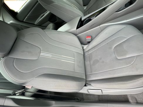 Used 2021 Hyundai Elantra SEL w/ Convenience + Premium Package FWD image 18