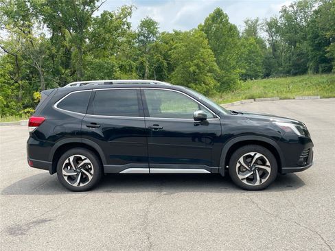 Used 2023 Subaru Forester Touring AWD/4WD image 6