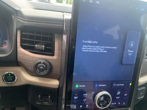Used 2023 Ford Expedition Limited AWD/4WD image 10