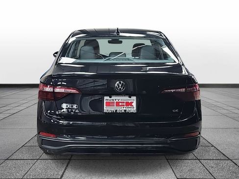 Used 2024 Volkswagen Jetta SE image 5