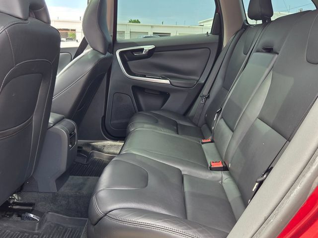 Used 2016 Volvo XC60 T5 Premier w/ Proximity Package FWD image 6