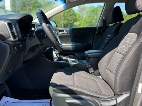 Used 2018 Kia Sportage LX AWD/4WD image 12