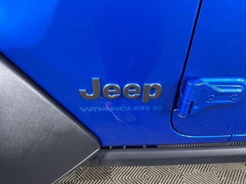 Used 2023 Jeep Wrangler Unlimited w/ Cold Weather Group image 10