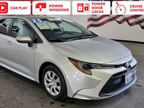 Certified 2025 Toyota Corolla LE image 1