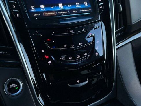 Used 2017 Cadillac Escalade Platinum image 12