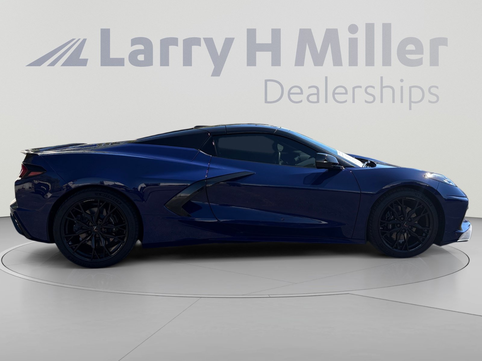 Used 2025 Chevrolet Corvette Stingray Convertible w/ 1LT RWD image 6