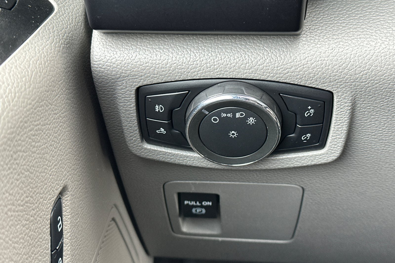 Used 2017 Ford F150 XL w/ Equipment Group 101A Mid AWD/4WD image 26