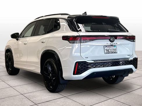 Certified 2026 Volkswagen Tiguan SE R-Line AWD/4WD image 7