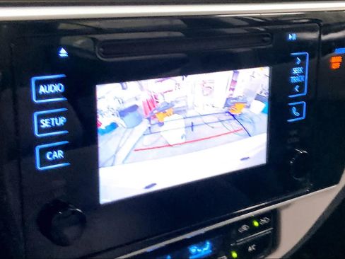 Used 2018 Toyota Corolla LE FWD image 27