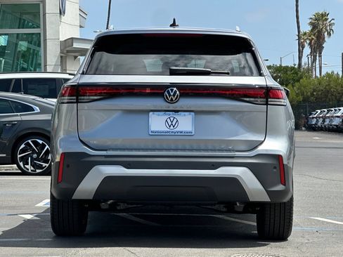 New 2026 Volkswagen Tiguan SE FWD image 6