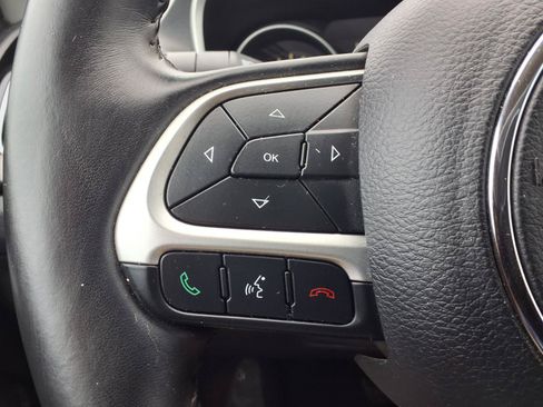 Used 2019 Jeep Compass Latitude FWD image 14